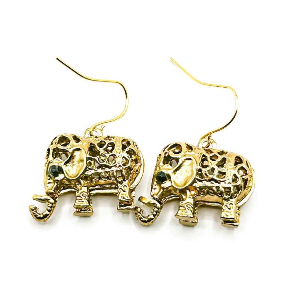 NWOT Beautiful elephant earrings, mix it. Hypoallergenic